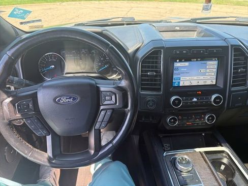 Used 2018 Ford Expedition Limited w/ Equipment Group 301A AWD/4WD image 11