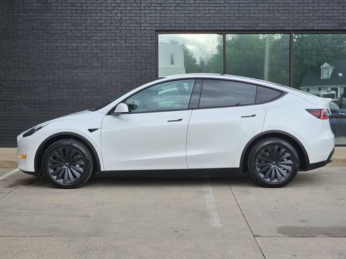 Used 2021 Tesla Model Y Long Range AWD/4WD image 14