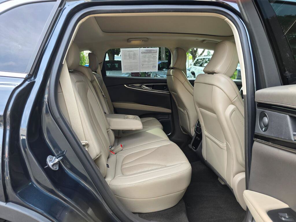 Used 2022 Lincoln Nautilus Reserve w/ Equipment Group 201A AWD/4WD image 13