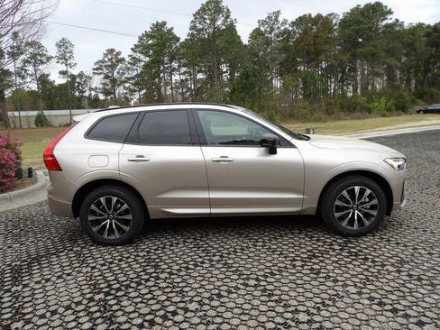 New 2025 Volvo XC60 B5 Core w/ Protection Package Premier image 4