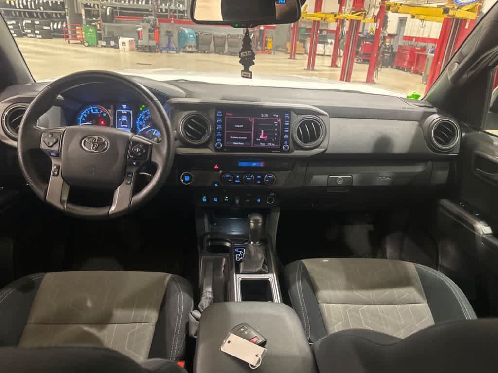 Used 2022 Toyota Tacoma TRD Off-Road w/ Technology Package RWD image 39