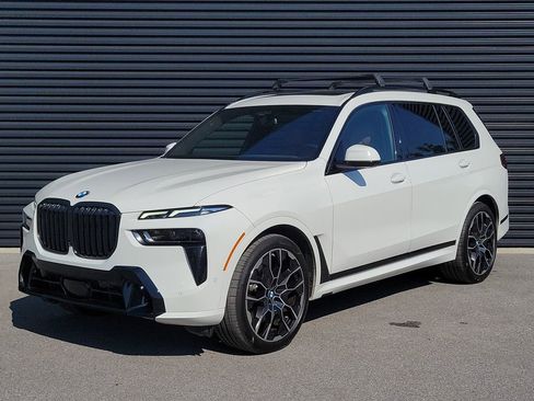Used 2023 BMW X7 xDrive40i w/ Executive Package AWD/4WD image 1