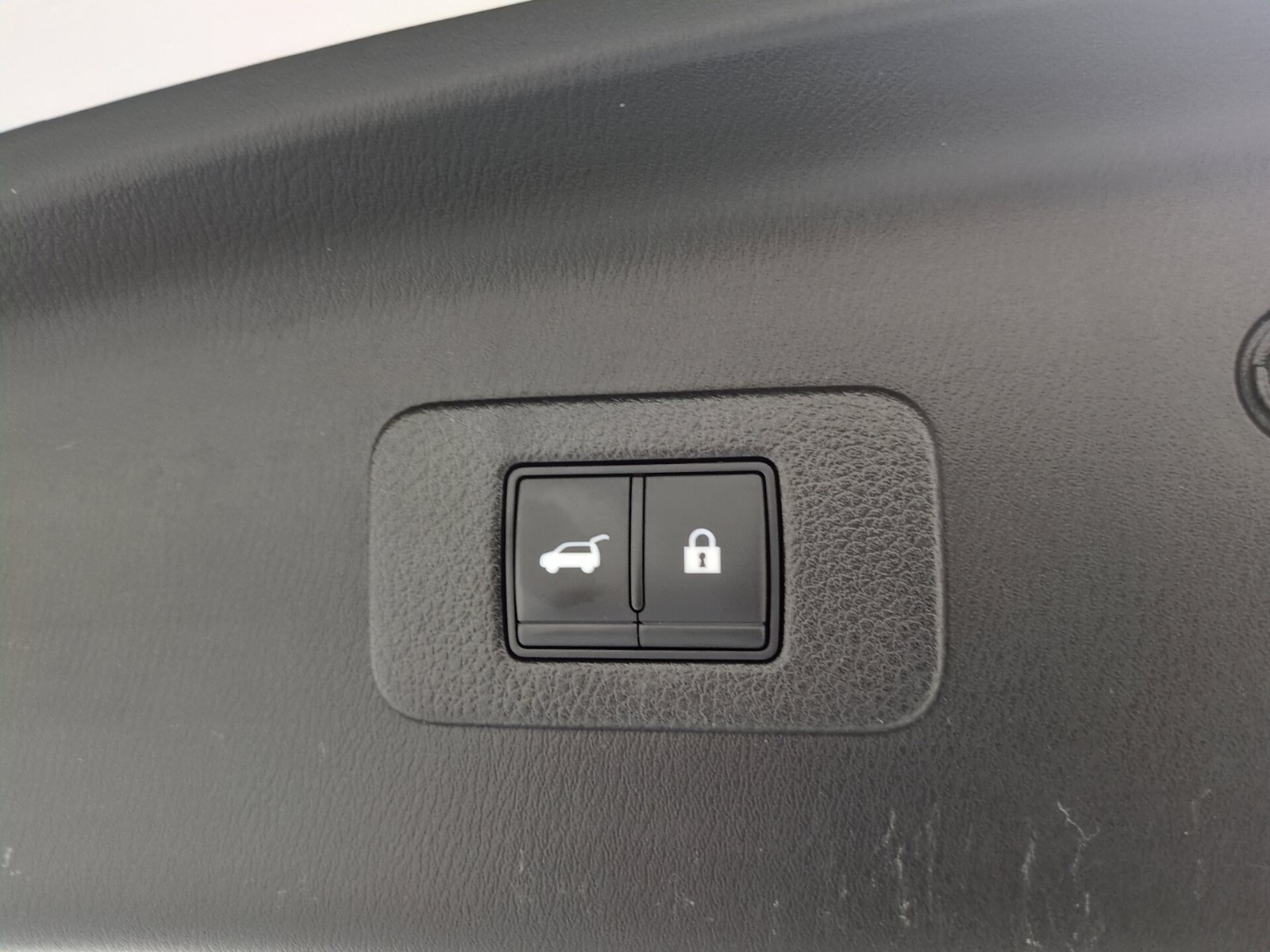Used 2022 Nissan Armada Platinum AWD/4WD image 16