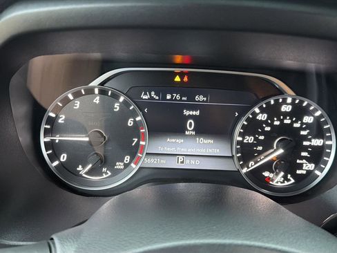 Used 2024 Nissan Titan SV image 6