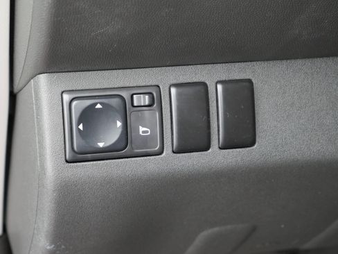 Used 2008 Nissan Xterra X image 5