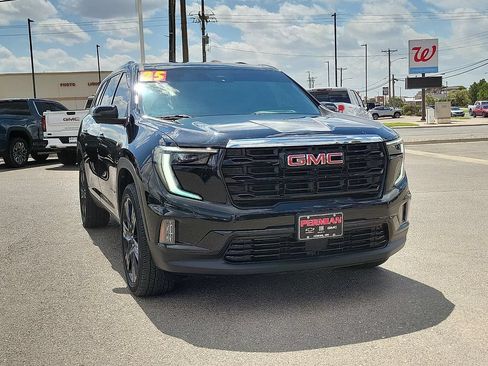Used 2025 GMC Acadia Elevation w/ Elevation Premium Package FWD image 2