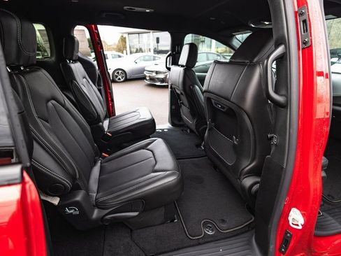 New 2026 Chrysler Pacifica Select w/ S Appearance Package AWD/4WD image 31