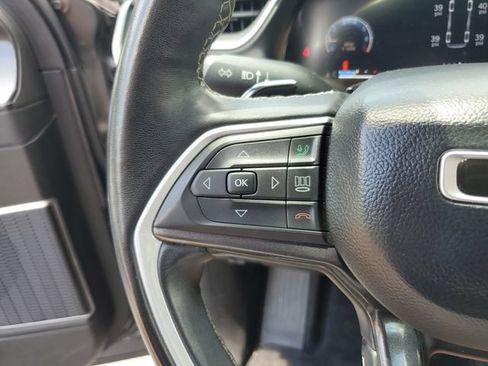 Used 2022 Jeep Grand Cherokee L Laredo RWD image 28