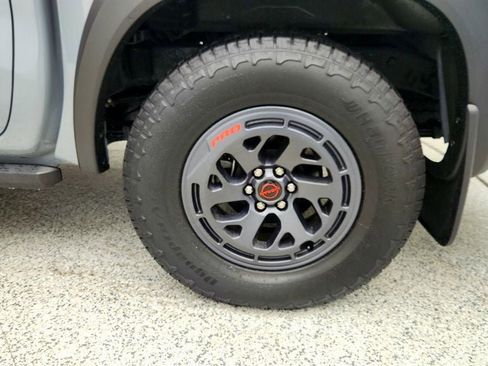 Used 2022 Nissan Frontier Pro-X w/ Technology Package image 9