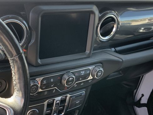 Used 2022 Jeep Wrangler Unlimited Sahara image 29