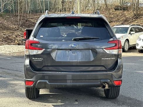 Used 2019 Subaru Forester Premium image 4