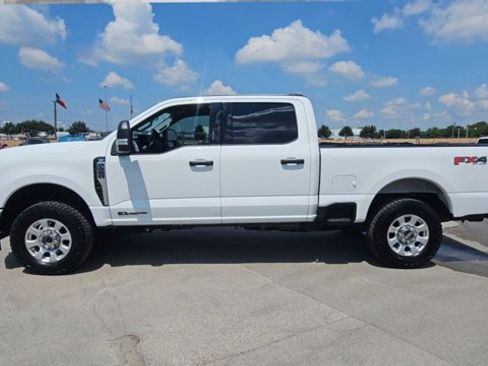 Used 2024 Ford F250 XLT w/ FX4 Off-Road Package AWD/4WD image 4