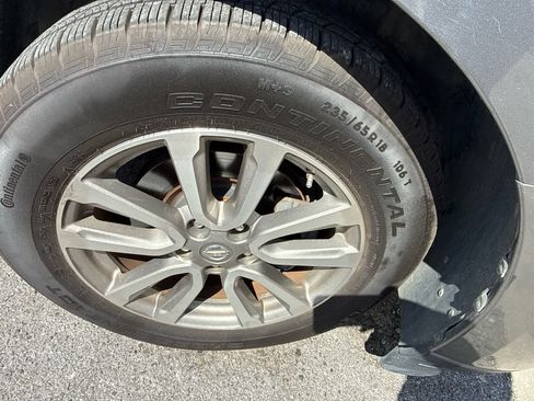 Used 2015 Nissan Pathfinder S image 4