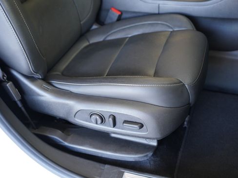 Used 2019 GMC Acadia SLT image 29