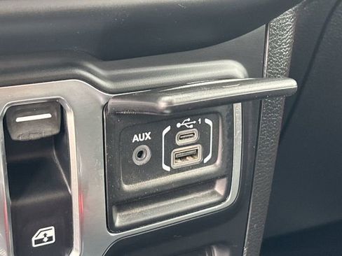 Certified 2020 Jeep Wrangler Sport AWD/4WD image 27