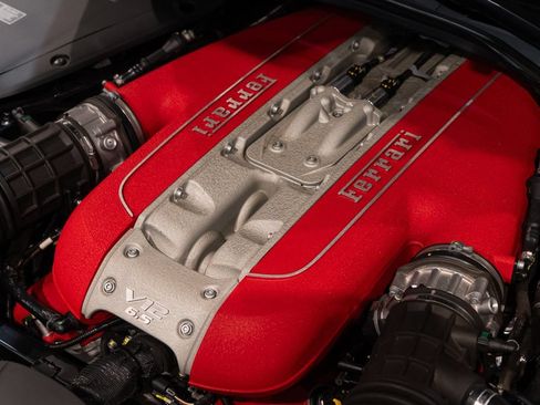Certified 2023 Ferrari 812 GTS RWD image 19