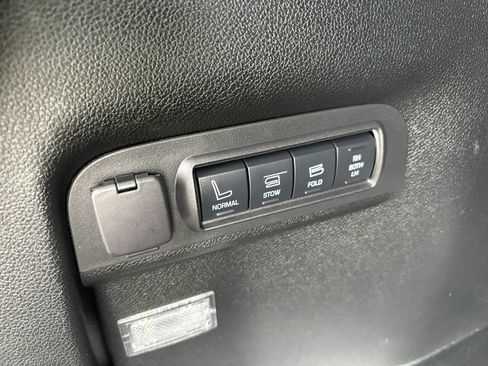Used 2019 Ford Explorer Limited AWD/4WD image 26