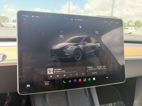 Used 2024 Tesla Model Y Long Range AWD/4WD image 20