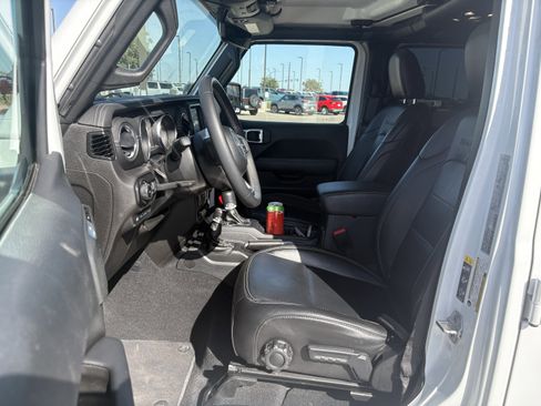 Used 2023 Jeep Wrangler Sahara AWD/4WD image 12