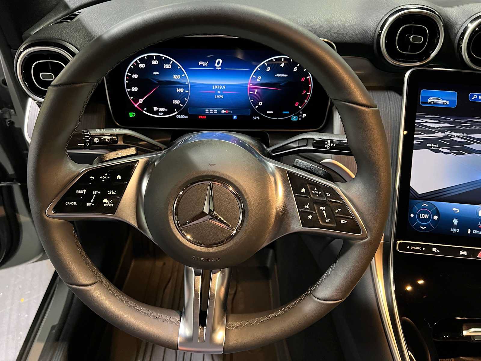 Used 2026 Mercedes-Benz GLC 300 4MATIC image 29