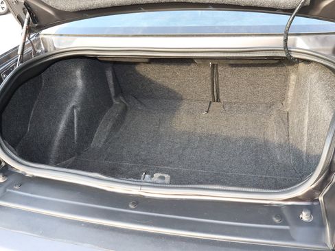 Used 2023 Dodge Challenger SXT image 9