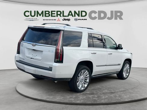 Used 2018 Cadillac Escalade Platinum RWD image 6