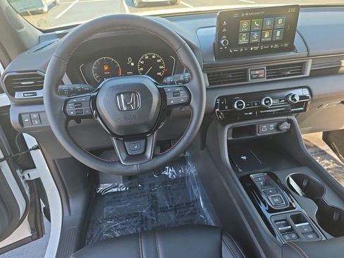New 2025 Honda Pilot TrailSport image 16