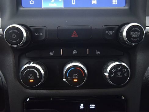 Used 2023 RAM 1500 Big Horn AWD/4WD image 32