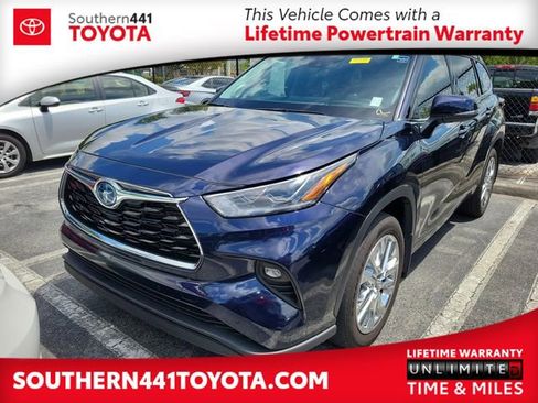 Used 2024 Toyota Highlander Limited FWD image 1