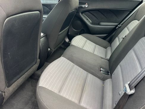 Used 2017 Kia Forte S FWD image 12