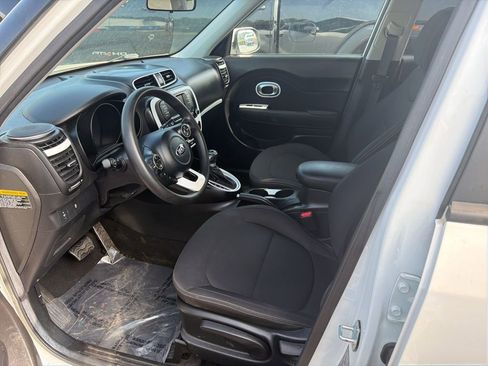 Used 2018 Kia Soul FWD image 8