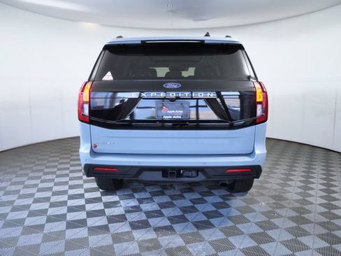 Certified 2025 Ford Expedition Active AWD/4WD image 5