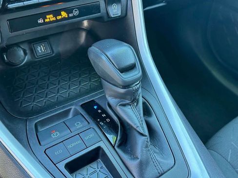 Used 2024 Toyota RAV4 XLE image 29