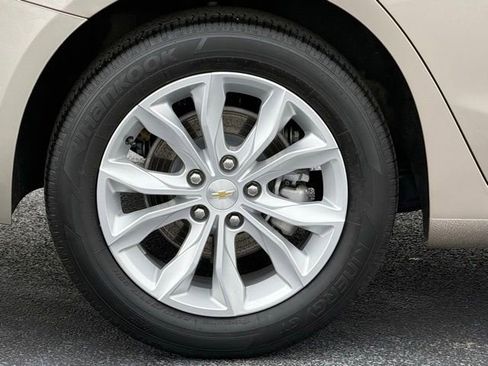 Used 2024 Chevrolet Malibu LT FWD image 9