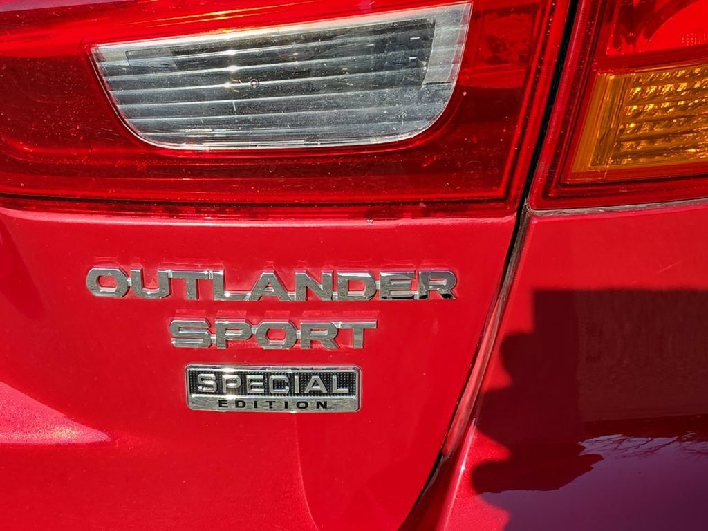 Used 2018 Mitsubishi Outlander Sport SE AWD/4WD image 36