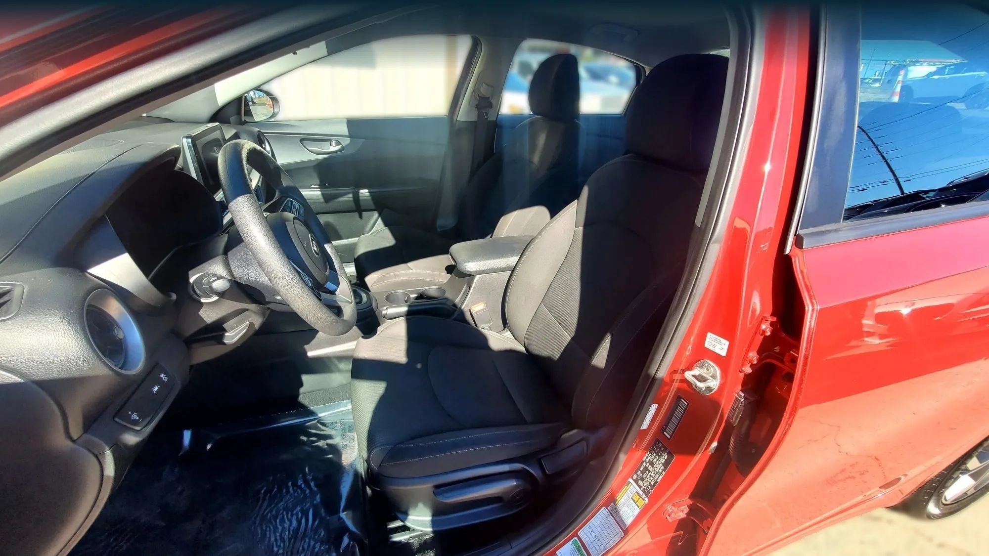 Used 2020 Kia Forte LXS FWD image 29