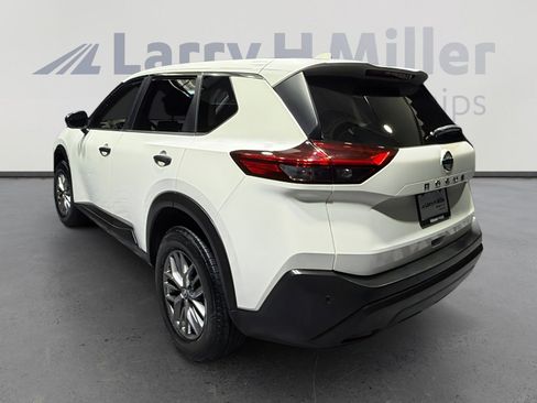Used 2021 Nissan Rogue S FWD image 3