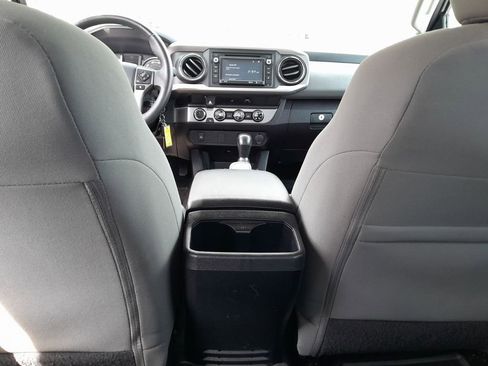 Used 2016 Toyota Tacoma SR5 w/ SR5 Appearance Package (SN) image 32
