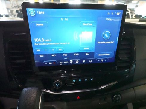 Used 2023 Ford Transit 350 XLT image 10