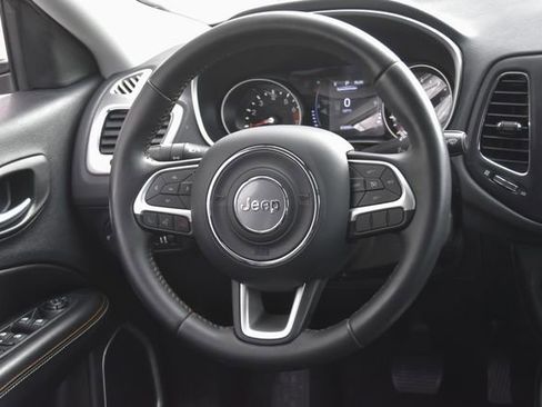 Used 2019 Jeep Compass Latitude image 17
