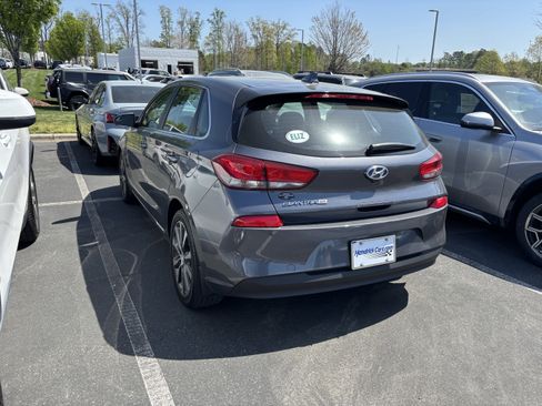 Used 2019 Hyundai Elantra GT image 8