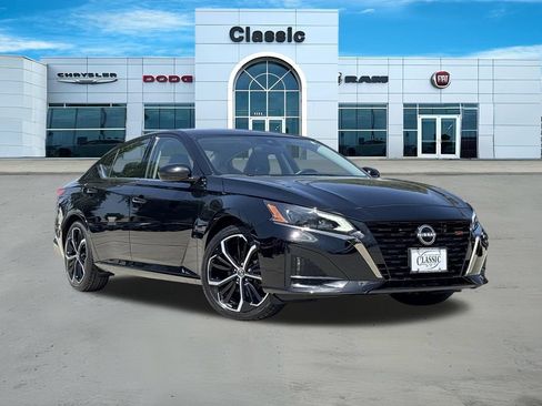 Used 2024 Nissan Altima 2.5 SR FWD image 1