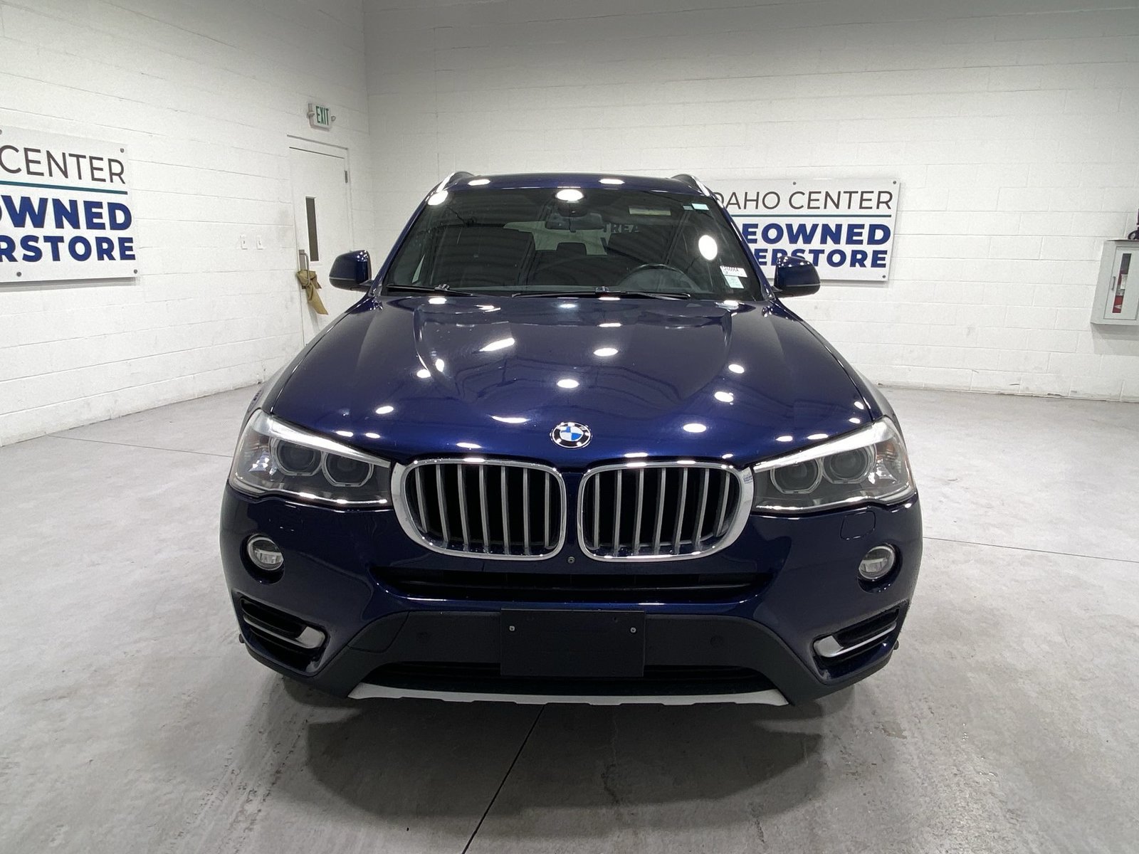 Used 2017 BMW X3 xDrive28i AWD/4WD image 3