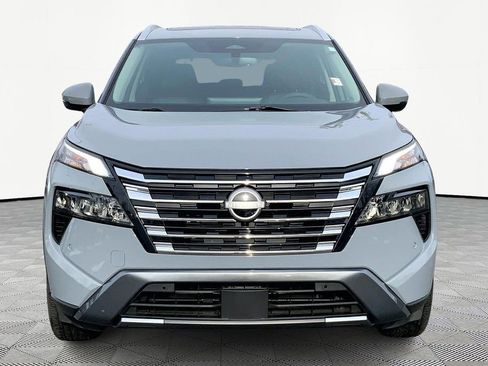 Used 2024 Nissan Rogue SL w/ SL Premium Package image 2