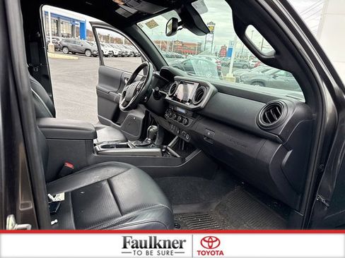 Certified 2019 Toyota Tacoma TRD Sport image 16