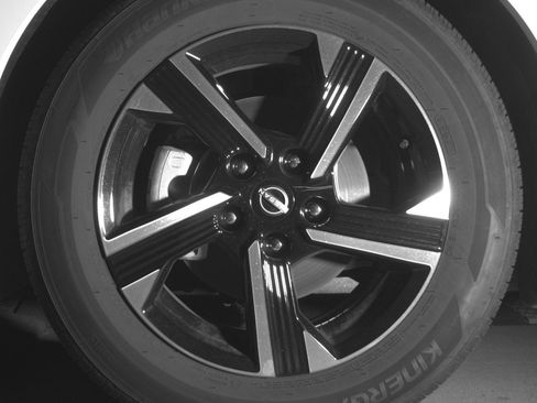 Used 2025 Nissan Sentra SV FWD image 12