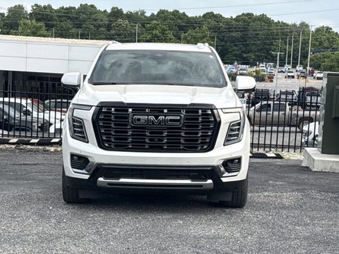 Used 2025 GMC Yukon XL Denali Ultimate w/ LPO, Floor Liner Package AWD/4WD image 2