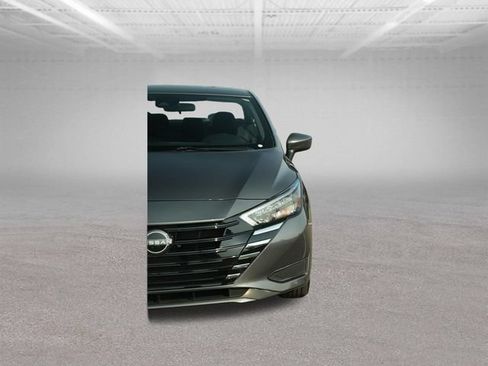 Used 2025 Nissan Versa SV FWD image 41