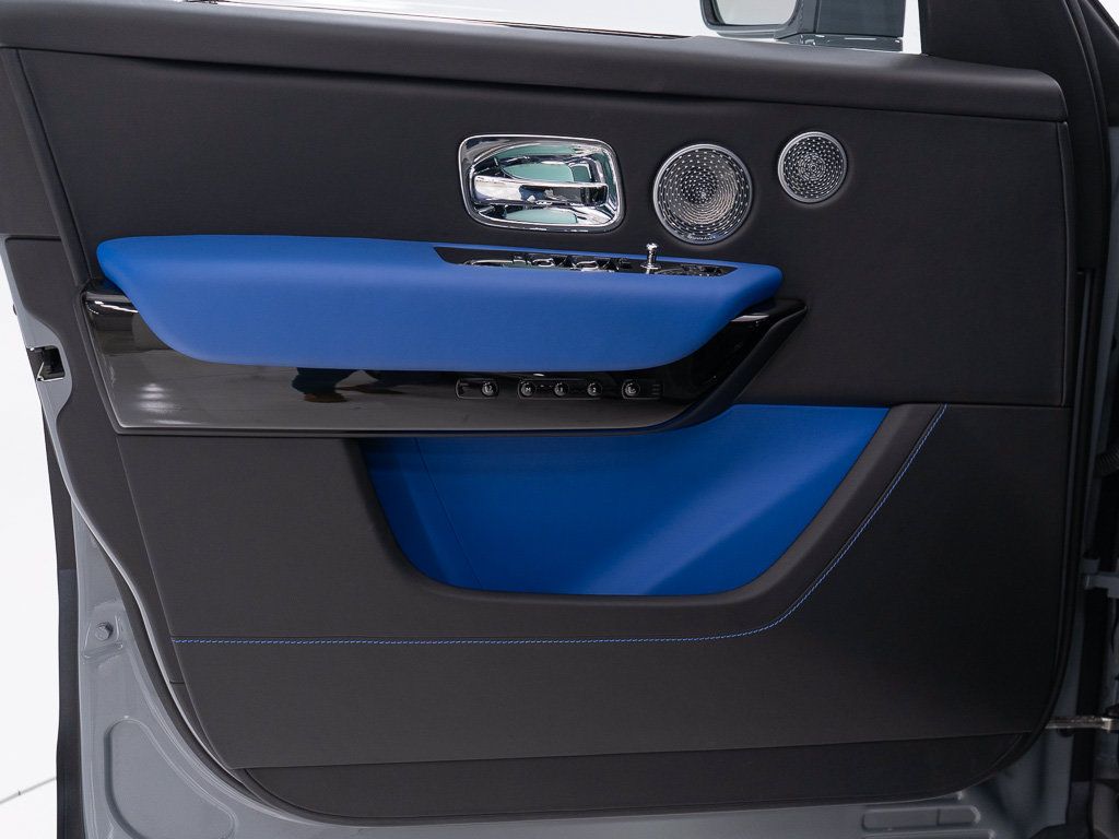 Certified 2022 Rolls-Royce Cullinan w/ Technology Package AWD/4WD image 12