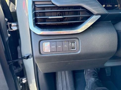 Used 2025 GMC Acadia Elevation image 18